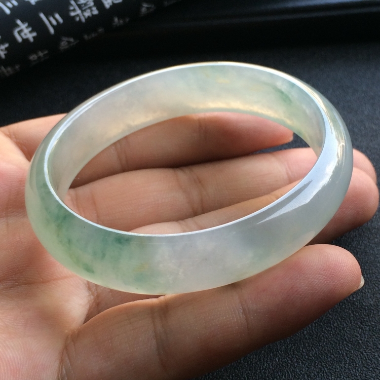 （超值推荐）冰种飘花贵妃镯（56.2mm-50.2mm）
