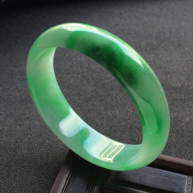 （超值推荐）糯冰种翠色贵妃镯（53.8mm-46.2mm）