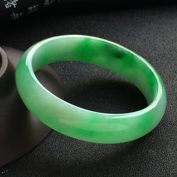 （超值推荐）糯冰种翠色贵妃镯（53.8mm-46.2mm）