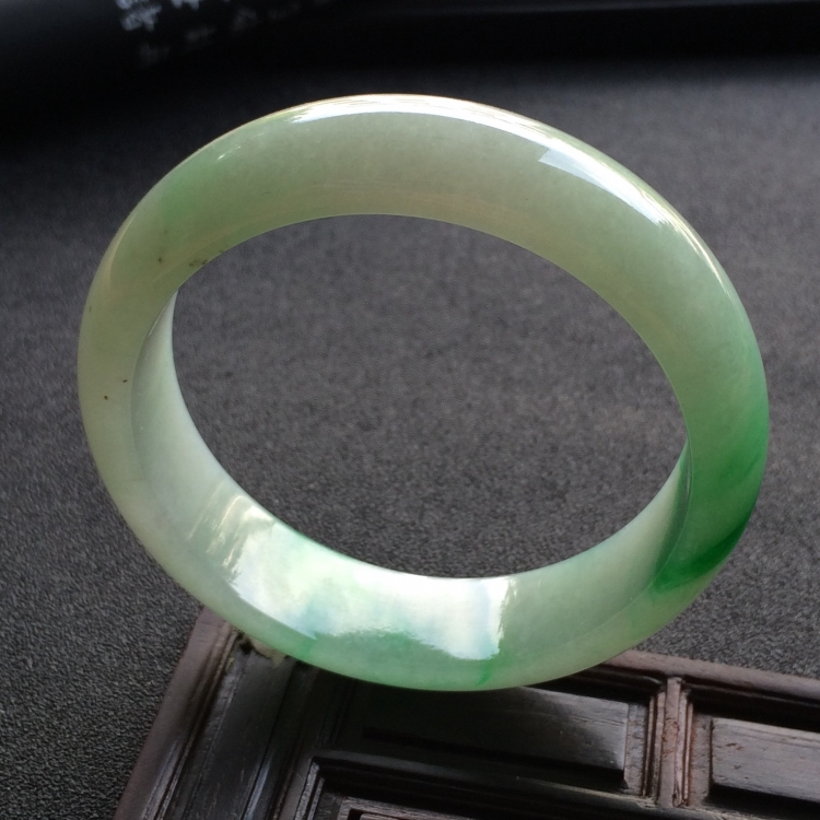 （超值推荐）糯冰种飘翠手镯（55.8mm）