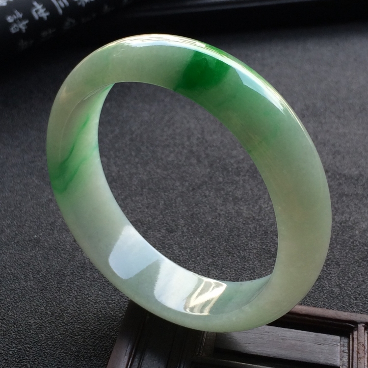 （超值推荐）糯冰种飘翠手镯（55.8mm）