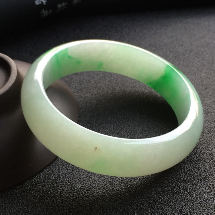 （超值推荐）糯冰种飘翠手镯（55.8mm）