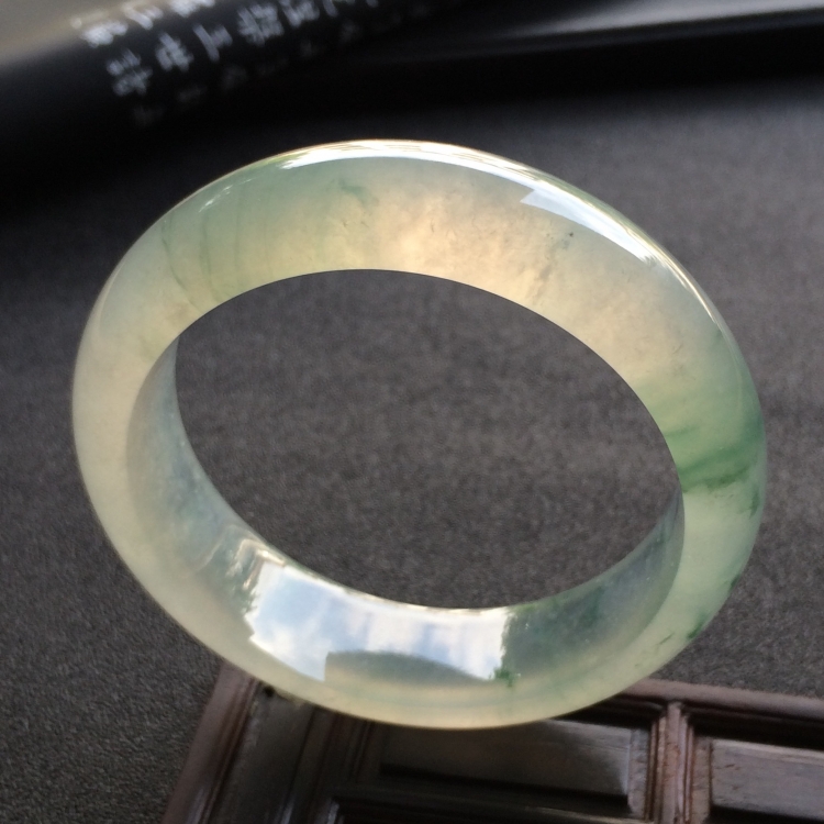 （超值推荐）冰种飘花手镯（56.8mm）
