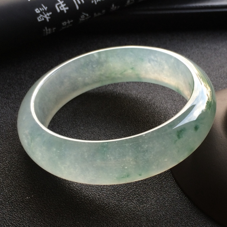 （超值推荐）冰种飘花手镯（56.8mm）