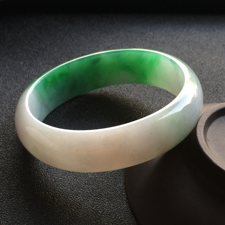（超值推荐）糯冰种翠色贵妃镯（56.3mm-50.8mm）