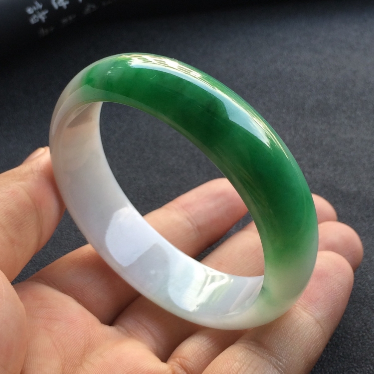 （超值推荐）糯冰种翠色贵妃镯（56.3mm-50.8mm）