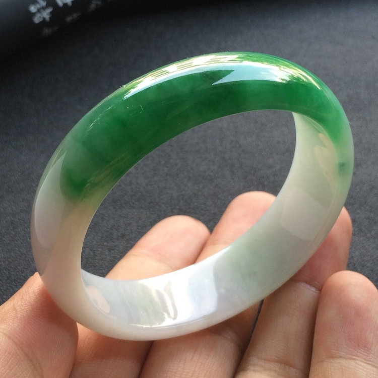 （超值推荐）糯冰种翠色贵妃镯（56.3mm-50.8mm）