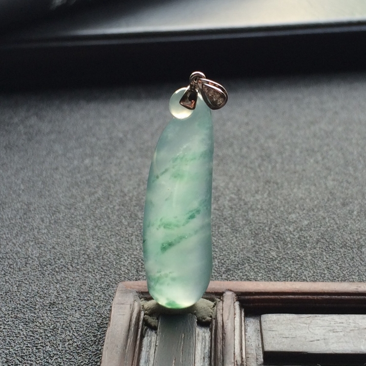 （超级推荐）冰种飘花福瓜挂件