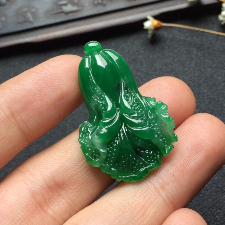 （超值推荐）糯冰种深绿白菜挂件