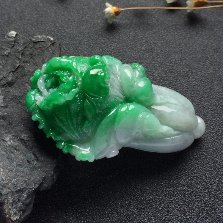 （超值推荐）糯冰种阳绿白菜挂件