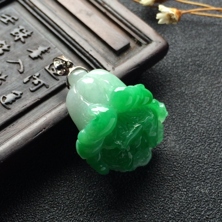 （超值推荐）糯冰种翠色白菜挂件