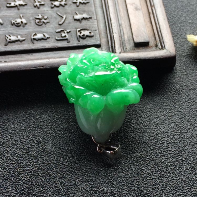 （超值推荐）糯冰种翠色白菜挂件