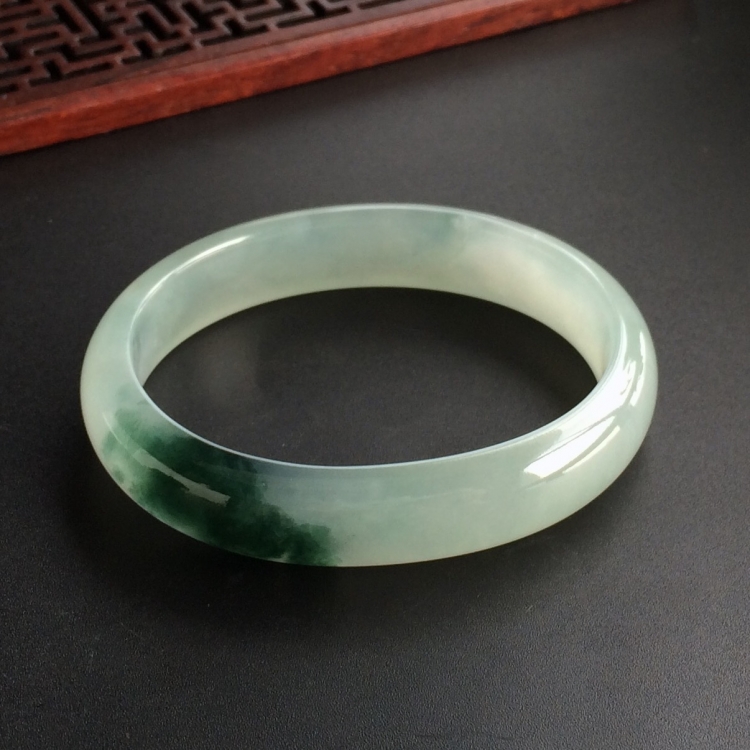 (超值推荐)冰种飘花贵妃镯(55.4mm-46.7mm)