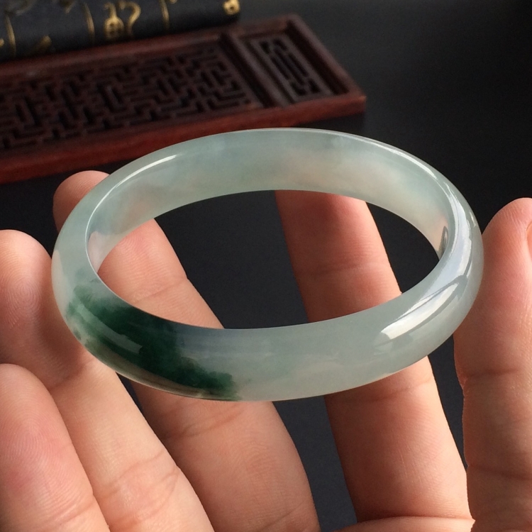 (超值推荐)冰种飘花贵妃镯(55.4mm-46.7mm)