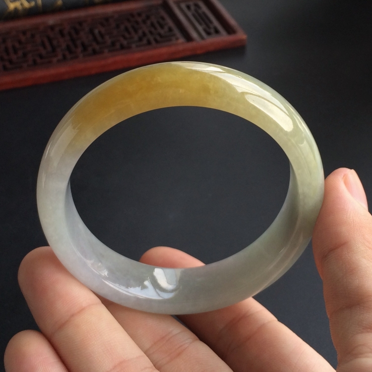 (超值推荐)糯冰种黄翡手镯(57.7mm)