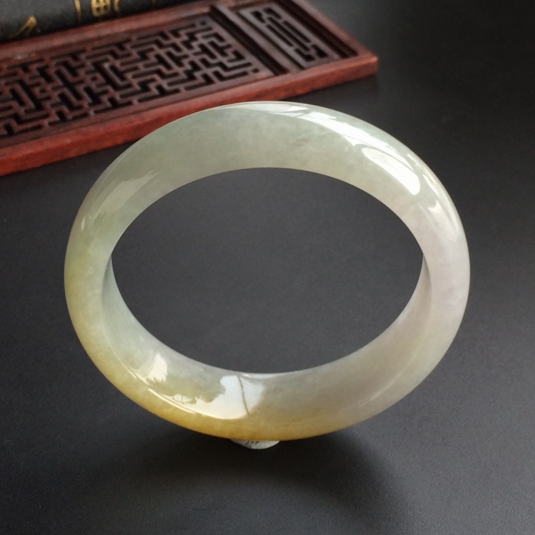 (超值推荐)糯冰种黄翡手镯(57.7mm)
