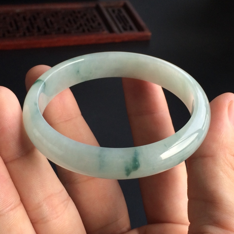 (超值推荐)糯冰种飘花手镯(54.5mm)