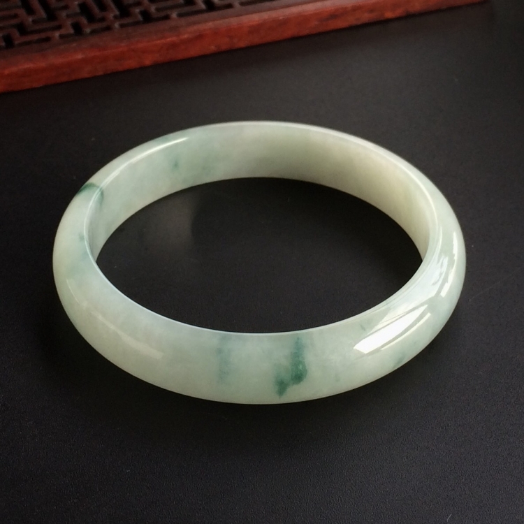 (超值推荐)糯冰种飘花手镯(54.5mm)