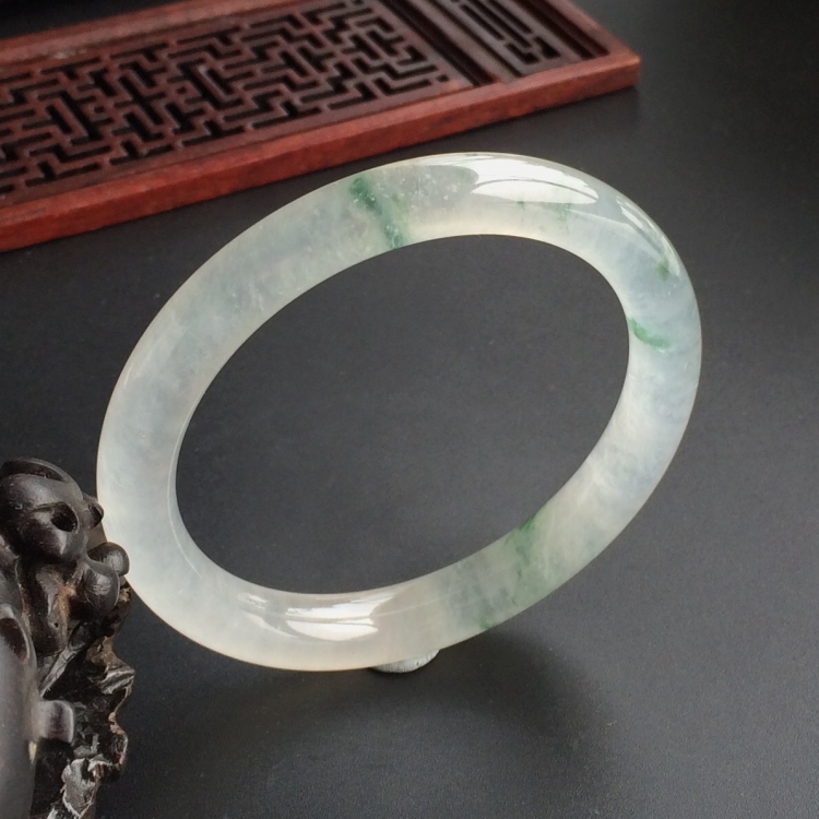 (超值推荐)冰种飘花圆条手镯(56.8mm)