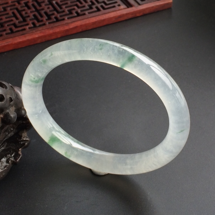 (超值推荐)冰种飘花圆条手镯(56.8mm)