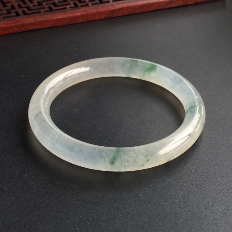 (超值推荐)冰种飘花圆条手镯(56.8mm)