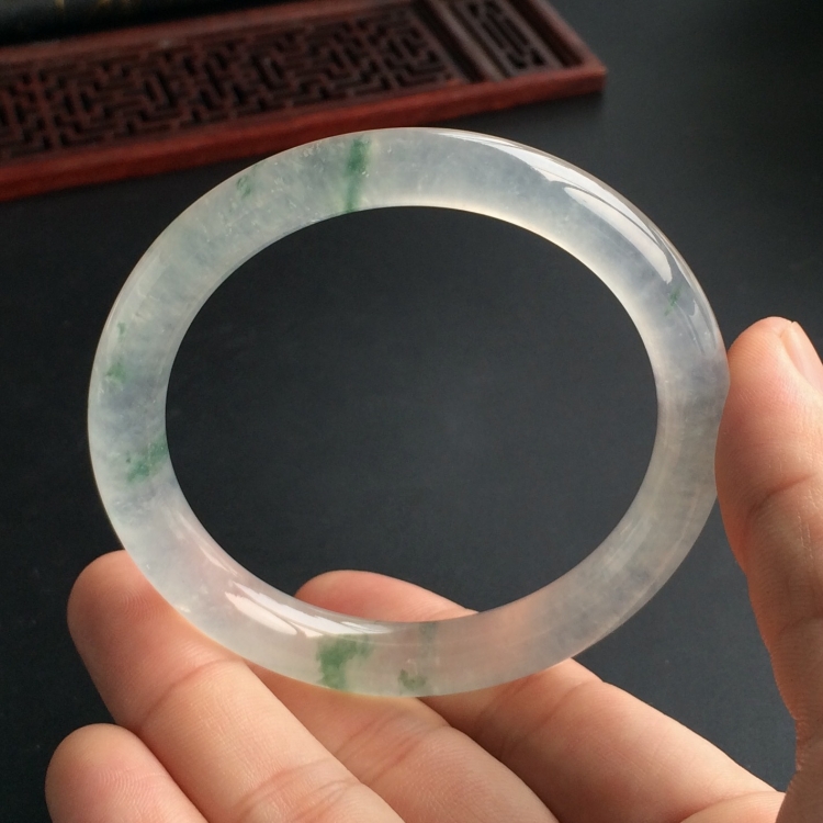 (超值推荐)冰种飘花圆条手镯(56.8mm)