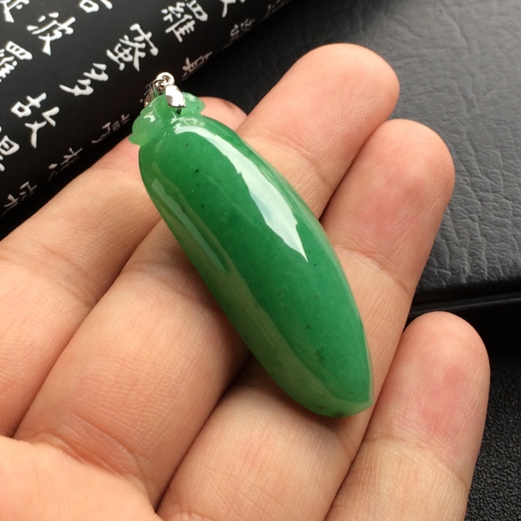 （超值推荐）糯冰种豆绿福瓜挂件