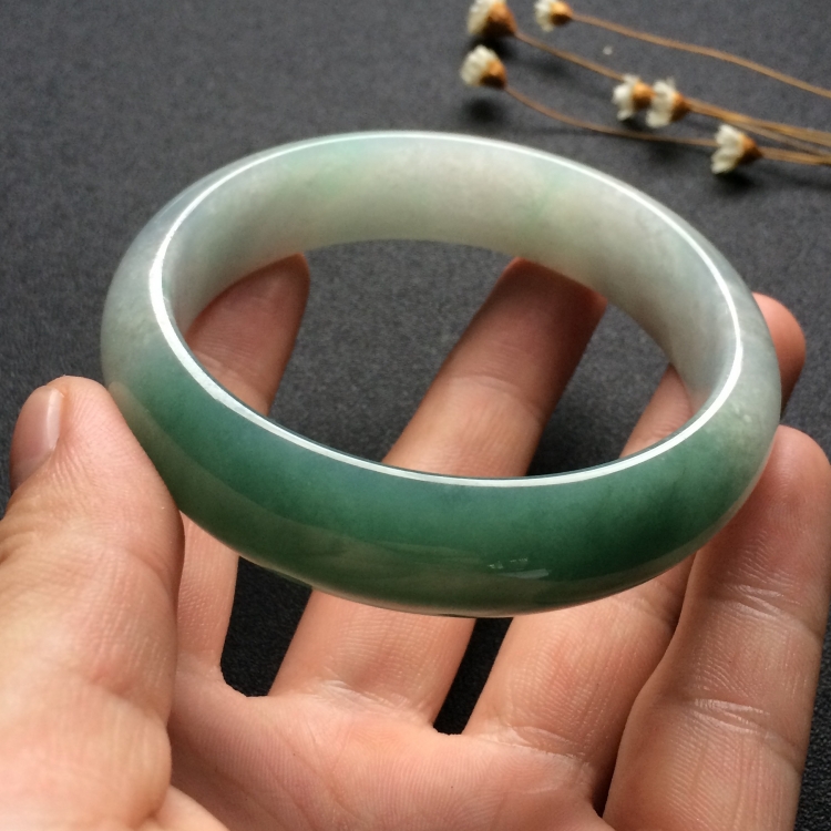 （超值推荐）糯冰种晴水手镯（58.2mm）