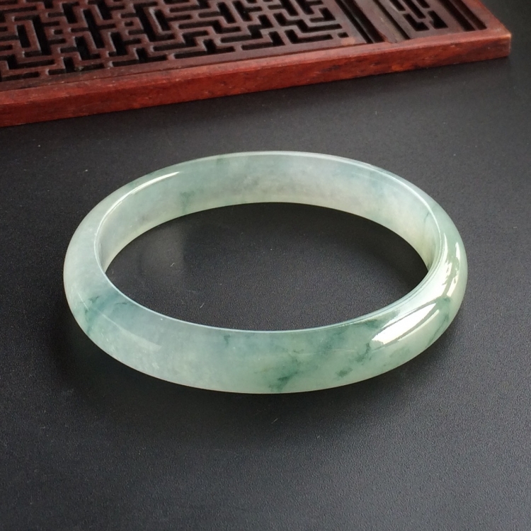 (超值推荐)冰种飘花贵妃镯(54.4mm-46.1mm)