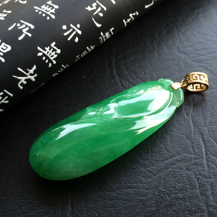 （超值推荐）糯冰种翠色福瓜挂件