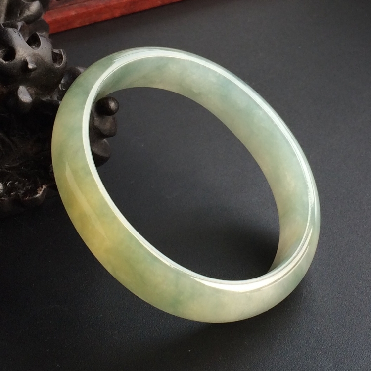 (超值推荐)糯冰种淡黄翡飘花贵妃镯(54.5mm-46.1mm)