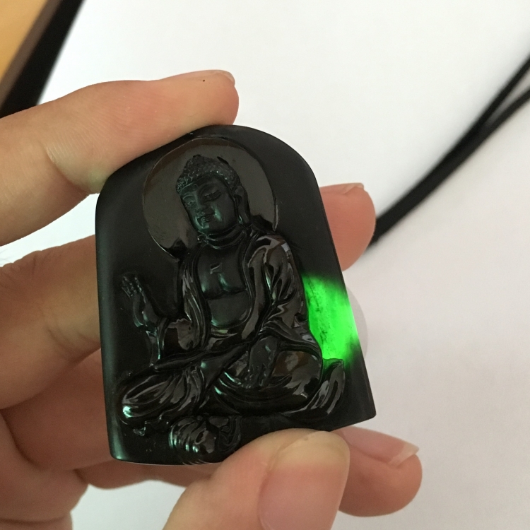 (超值推荐)糯冰种墨翠释迦牟尼挂件