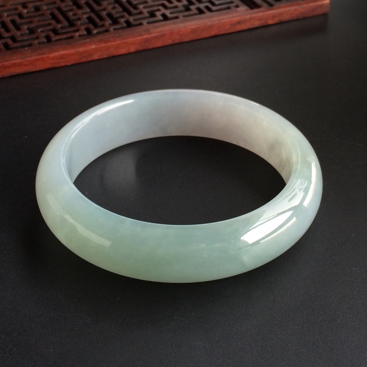 (超值推荐)糯冰种晴水手镯(58.6mm)