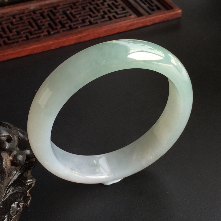 (超值推荐)糯冰种晴水手镯(58.6mm)