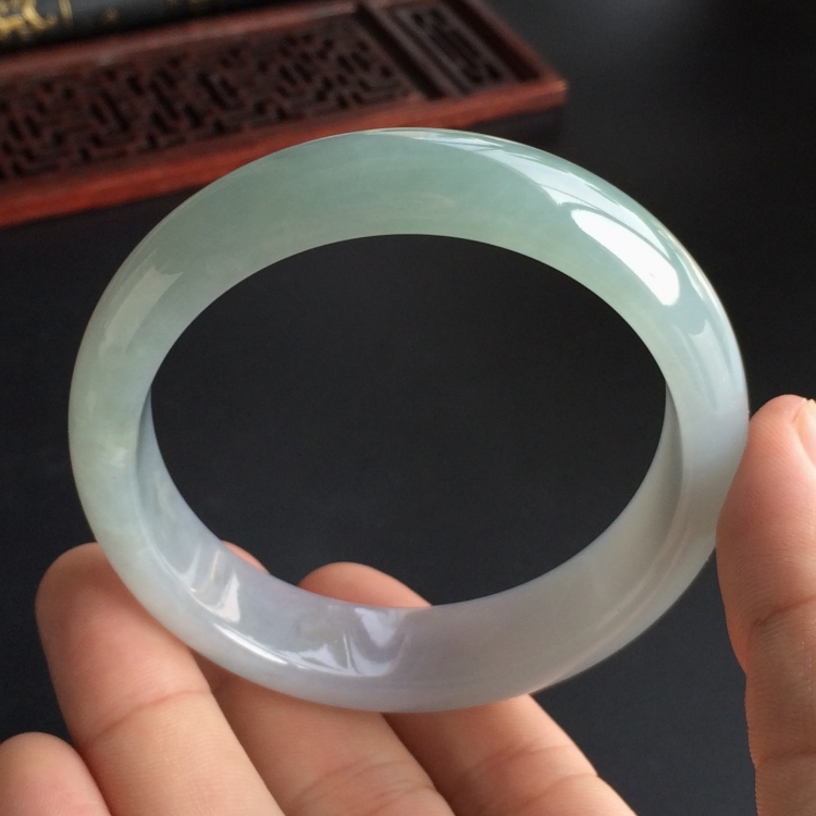 (超值推荐)糯冰种晴水手镯(58.6mm)