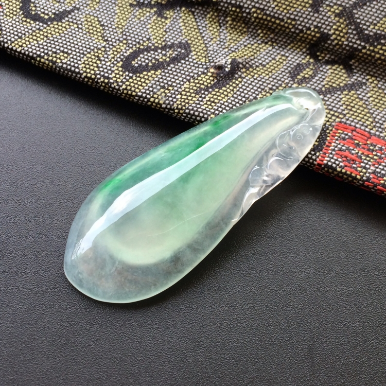 (超值推荐)冰种飘翠福瓜挂件