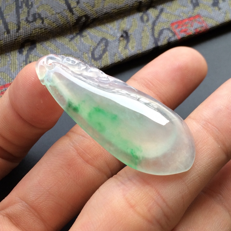 (超值推荐)冰种飘翠福瓜挂件