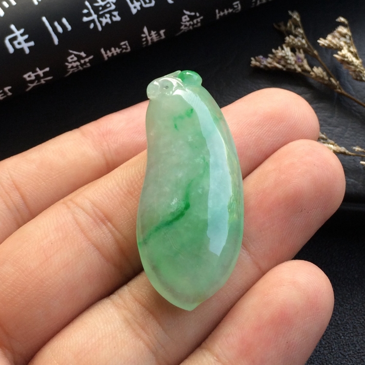 （超值推荐）冰种飘翠福瓜挂件