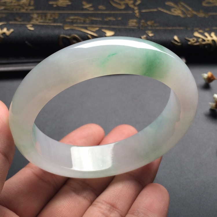 （超值推荐）糯冰种飘花手镯（57.9mm）
