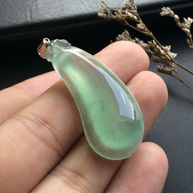 （超值推荐）冰种晴水略飘花福瓜挂件