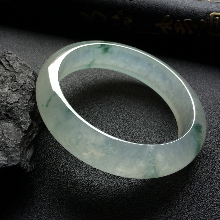 （超值推荐）冰种飘花手镯（58.6mm）