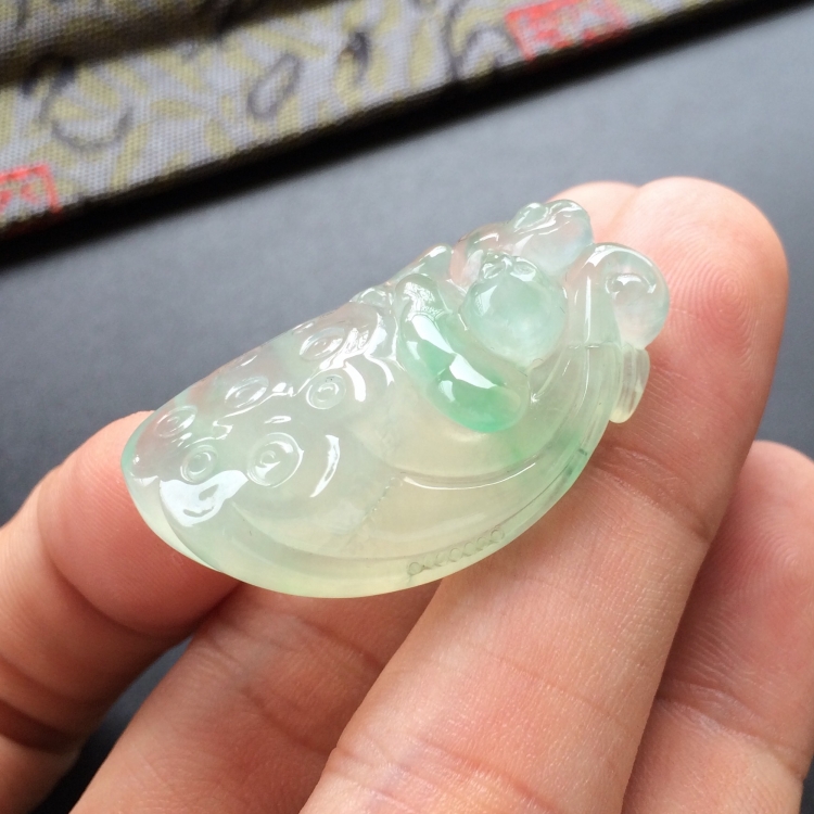 (超值推荐)冰种飘翠莲蓬挂件