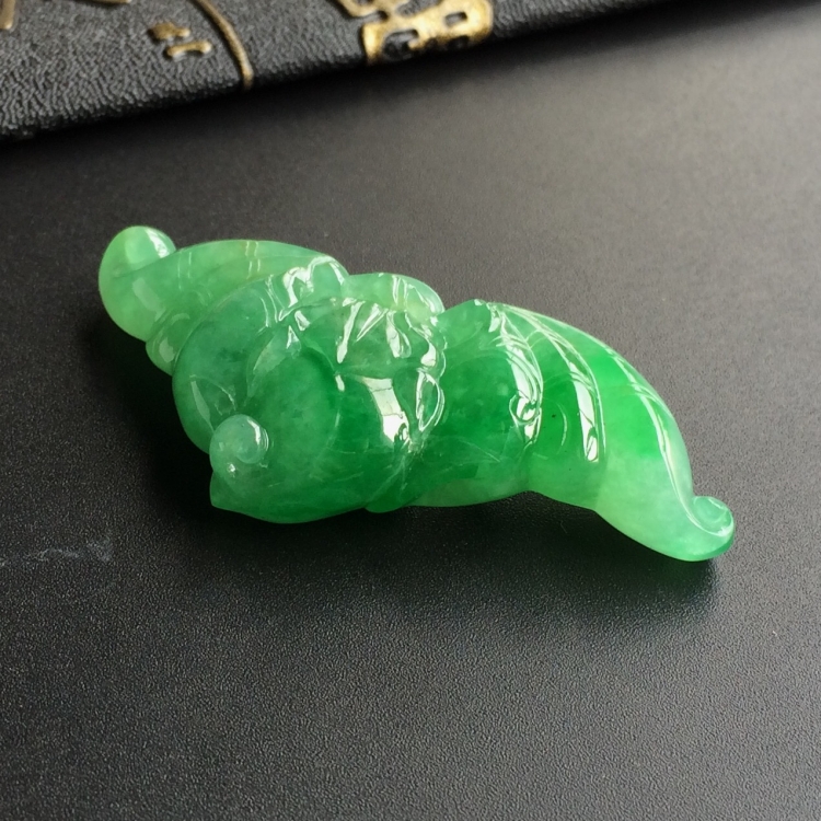 (超值推荐)糯冰种翠色蝙蝠挂件