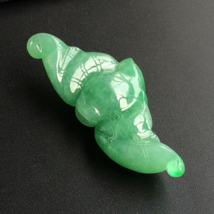 (超值推荐)糯冰种翠色蝙蝠挂件