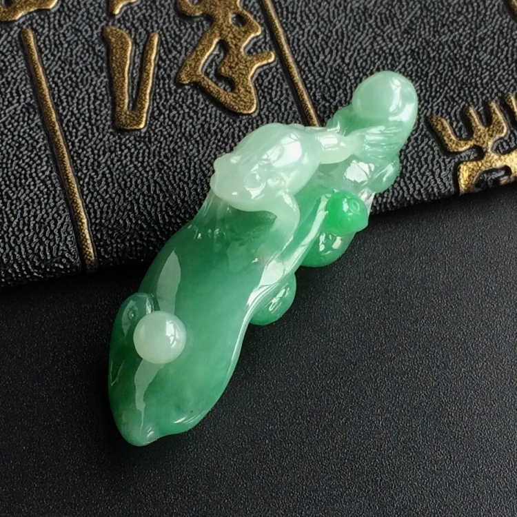 (超值推荐)糯冰种飘翠呱呱来财挂件
