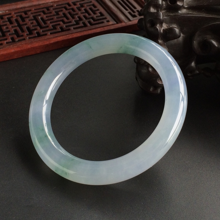 (超值推荐)冰种淡紫罗兰飘花圆条手镯(53.2mm)