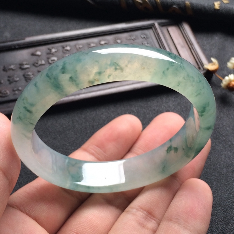 （超值推荐）冰种飘花手镯（54.3mm）