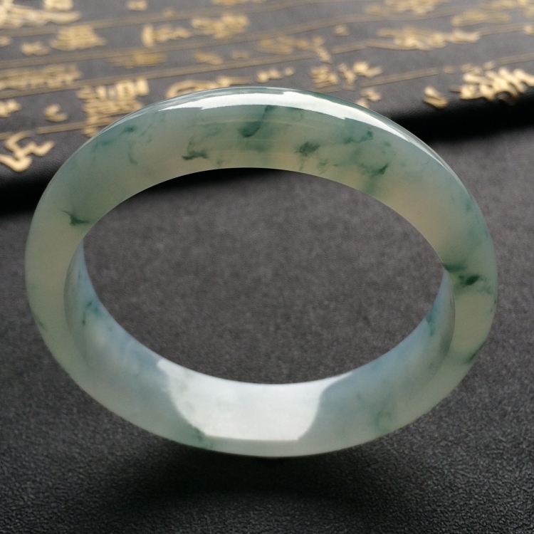 （超值推荐）糯冰种飘花手镯（57mm）