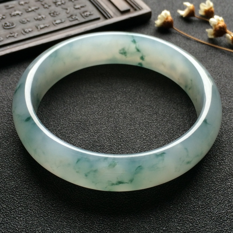 （超值推荐）糯冰种飘花手镯（57mm）