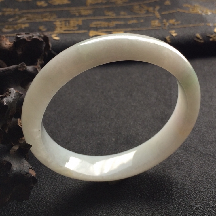 （超值推荐）糯冰种淡晴水手镯（55.7mm）